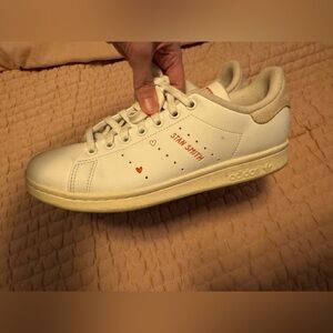 Adidas Stan Smith White/Red Heart Valentine Sneakers Size 9